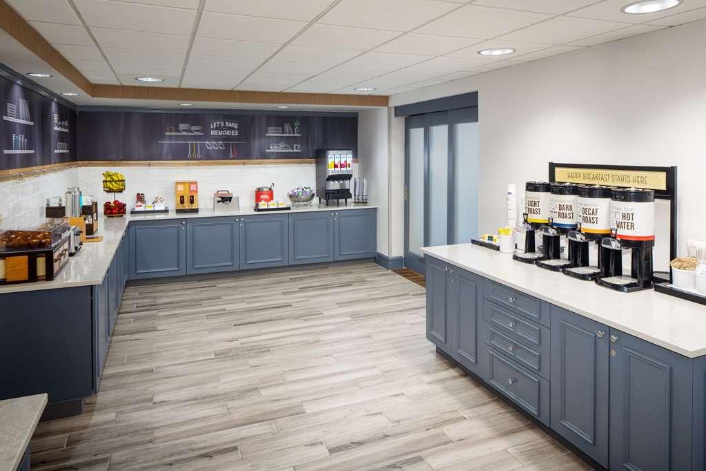Hampton Inn By Hilton Garden City Long Island Restaurante foto